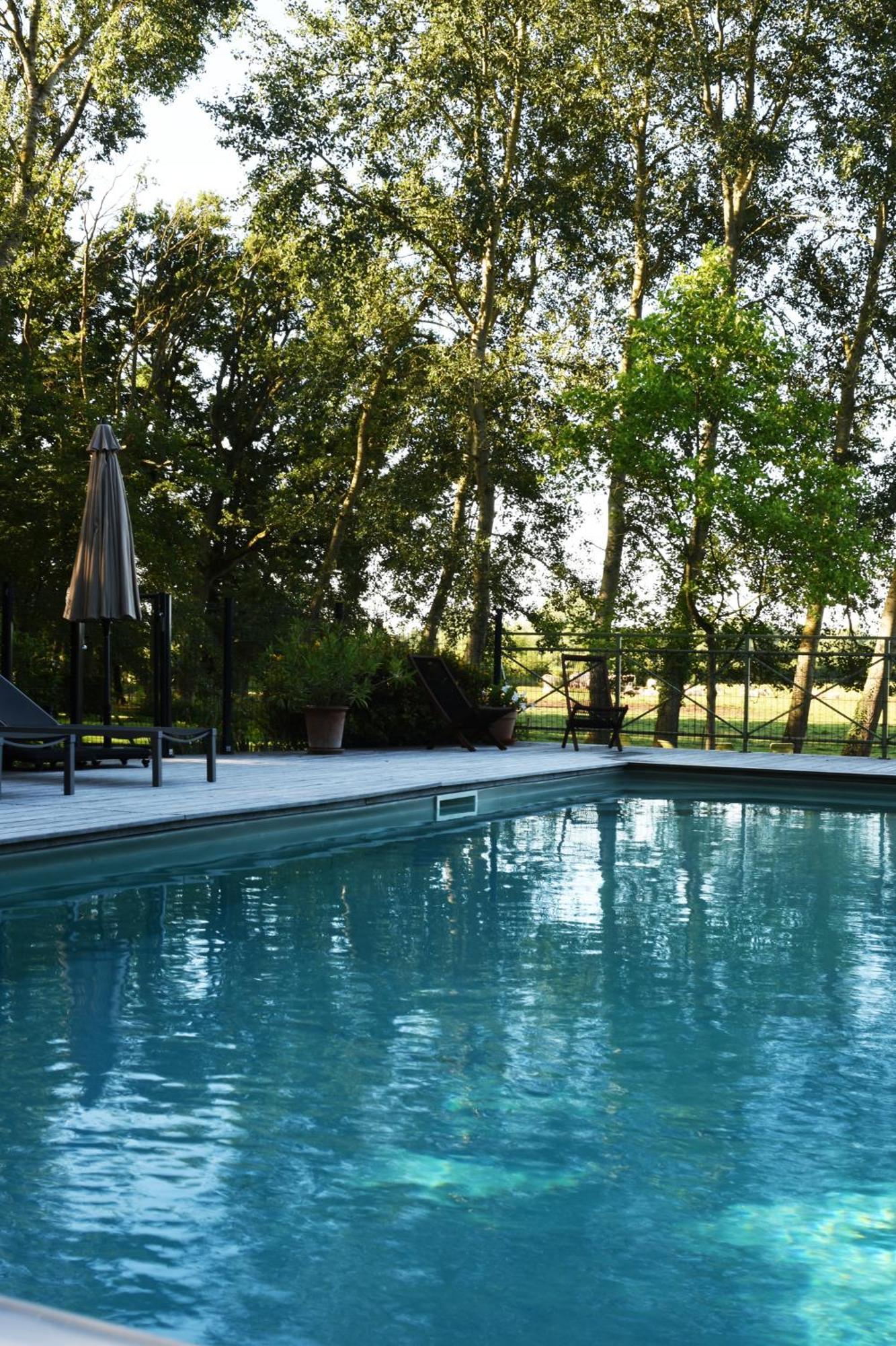 Bed and Breakfast Domaine de l'Ermitage Berry-Bouy Exterior foto